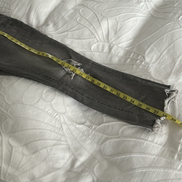 Old Navy Rockstar Jeans - Picture 6 of 6